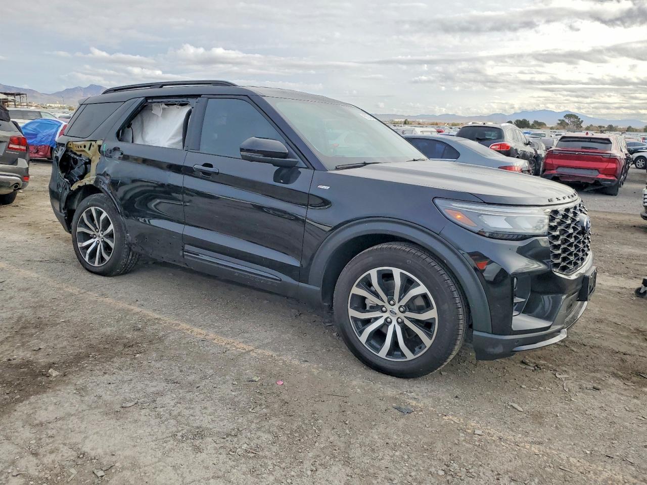 2025 FORD EXPLORER ST-LINE photo 4
