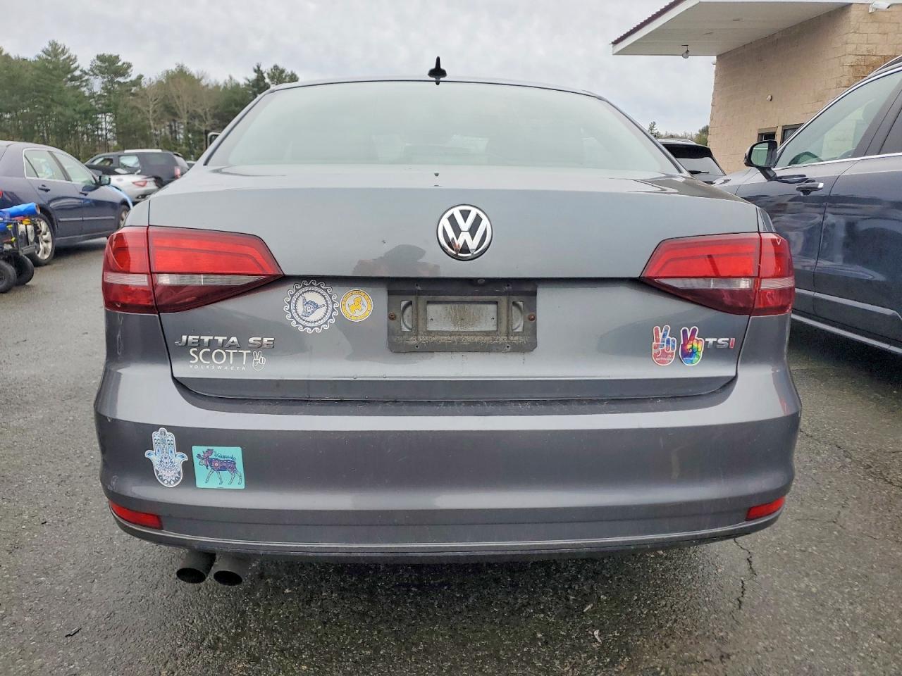 2017 VOLKSWAGEN JETTA SE photo 6