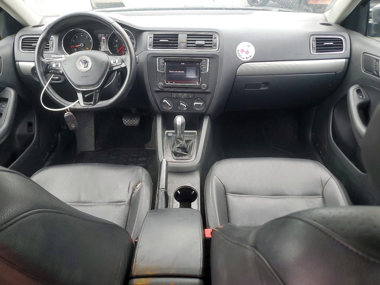 2017 VOLKSWAGEN JETTA SE photo 8