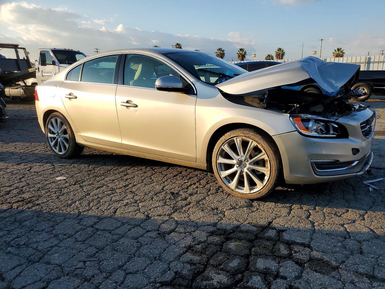 2018 VOLVO S60 PREMIER photo 4