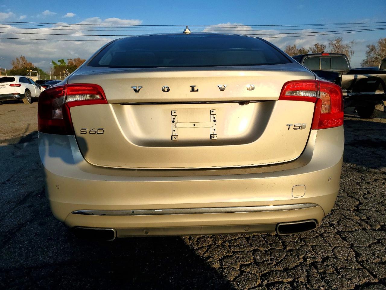 2018 VOLVO S60 PREMIER photo 6