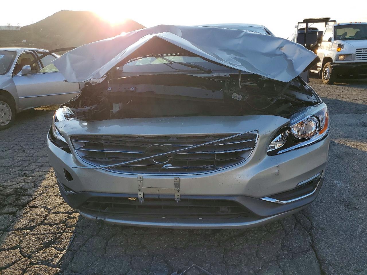 2018 VOLVO S60 PREMIER photo 5