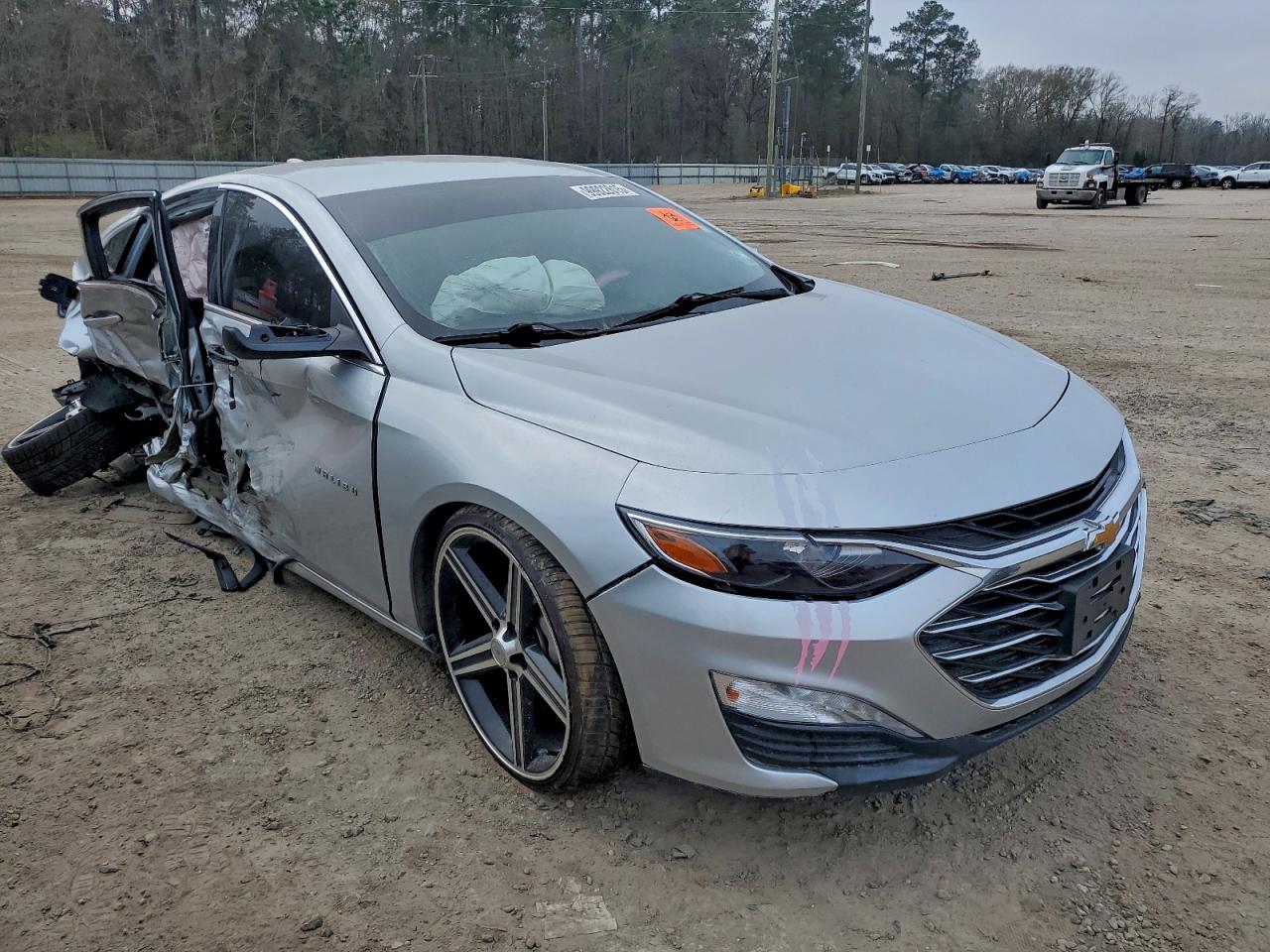 2022 CHEVROLET MALIBU LT photo 4