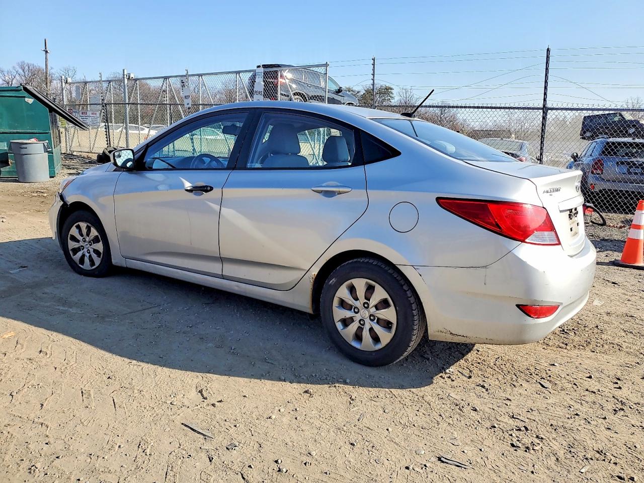 2015 HYUNDAI ACCENT GLS photo 3