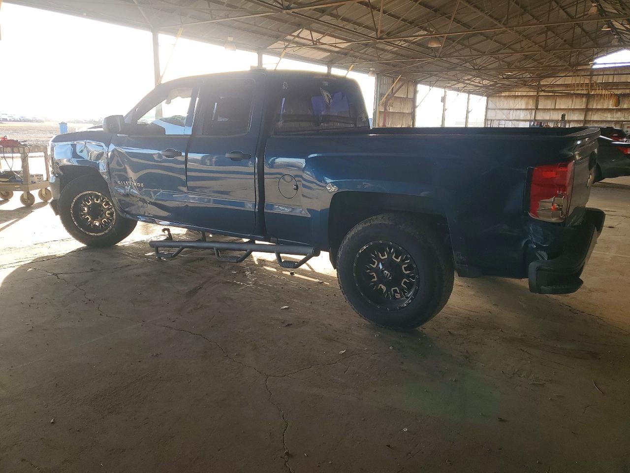 2016 CHEVROLET SILVERADO C1500 photo 2
