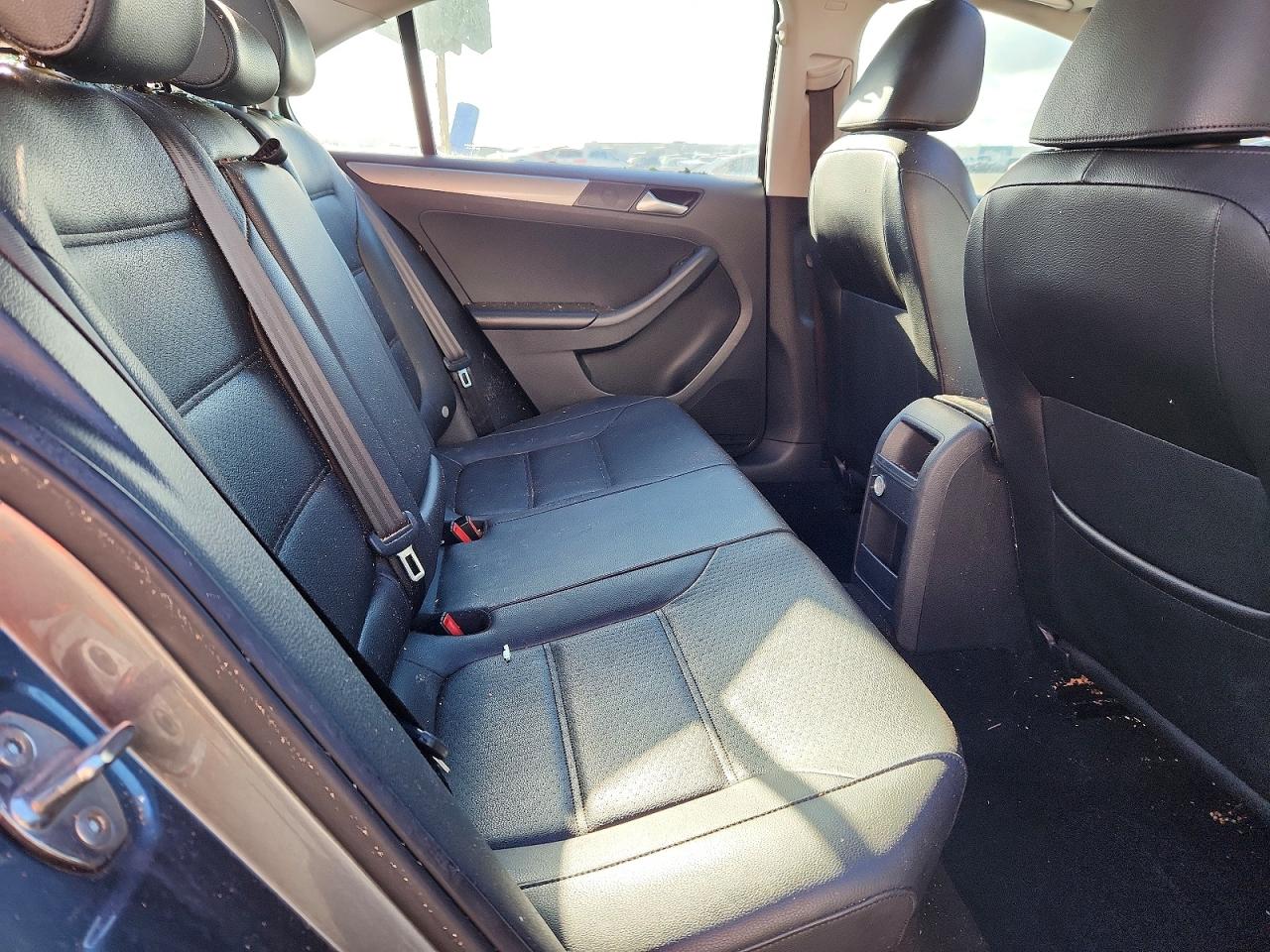 2017 VOLKSWAGEN JETTA SE photo 10