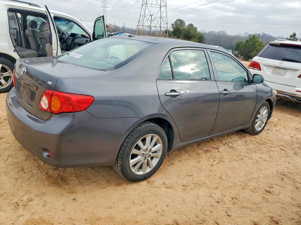 2009 TOYOTA COROLLA BASE photo 3