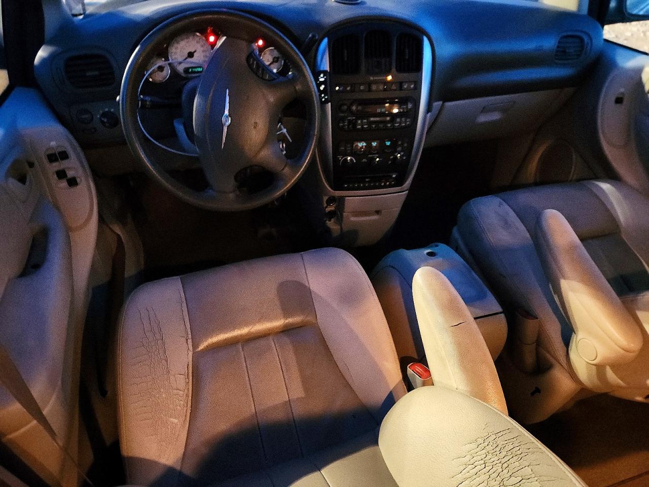 2006 CHRYSLER TOWN & COUNTRY TOURING photo 8