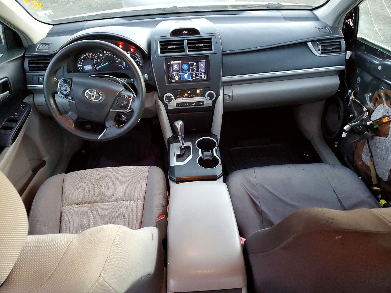 2014 TOYOTA CAMRY L photo 8