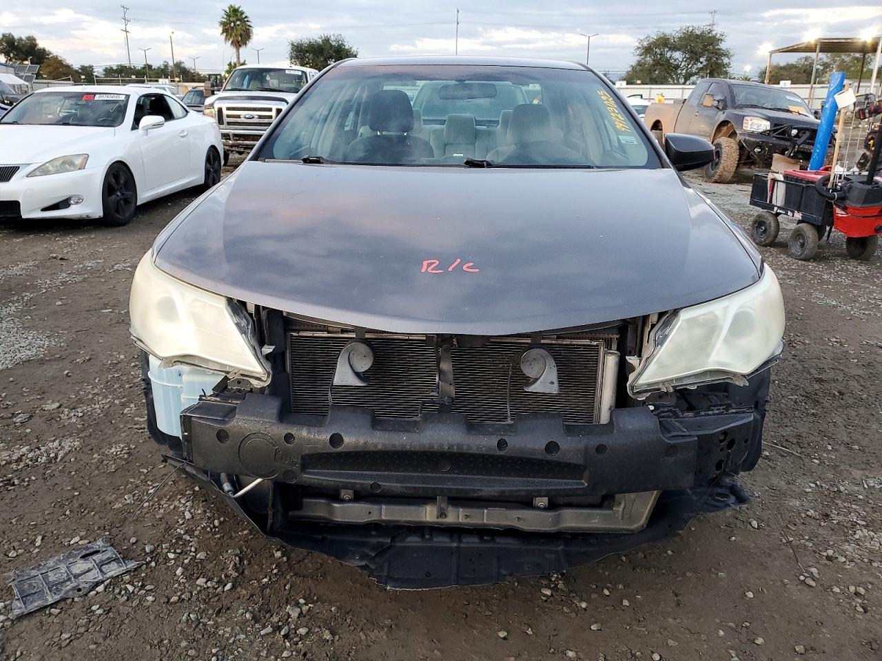 2014 TOYOTA CAMRY L photo 5