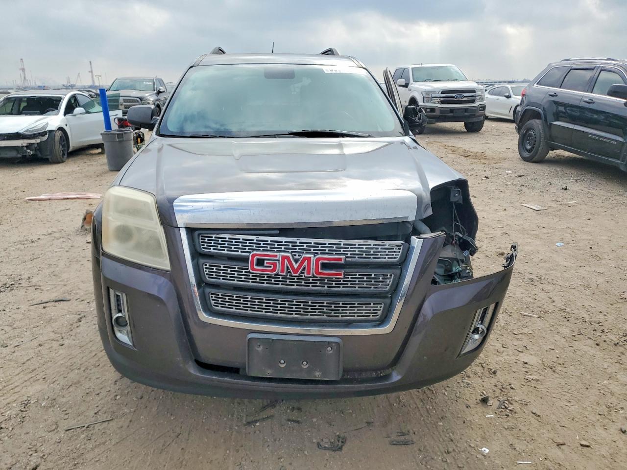 2013 GMC TERRAIN SLE photo 5