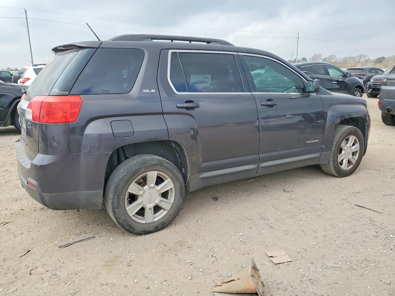 2013 GMC TERRAIN SLE photo 3