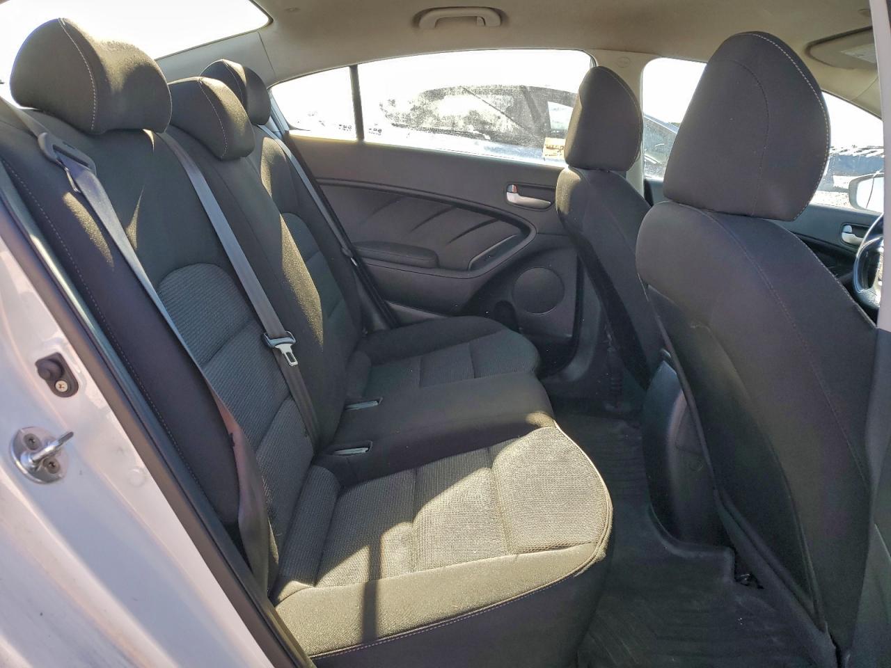 2017 KIA FORTE LX photo 10