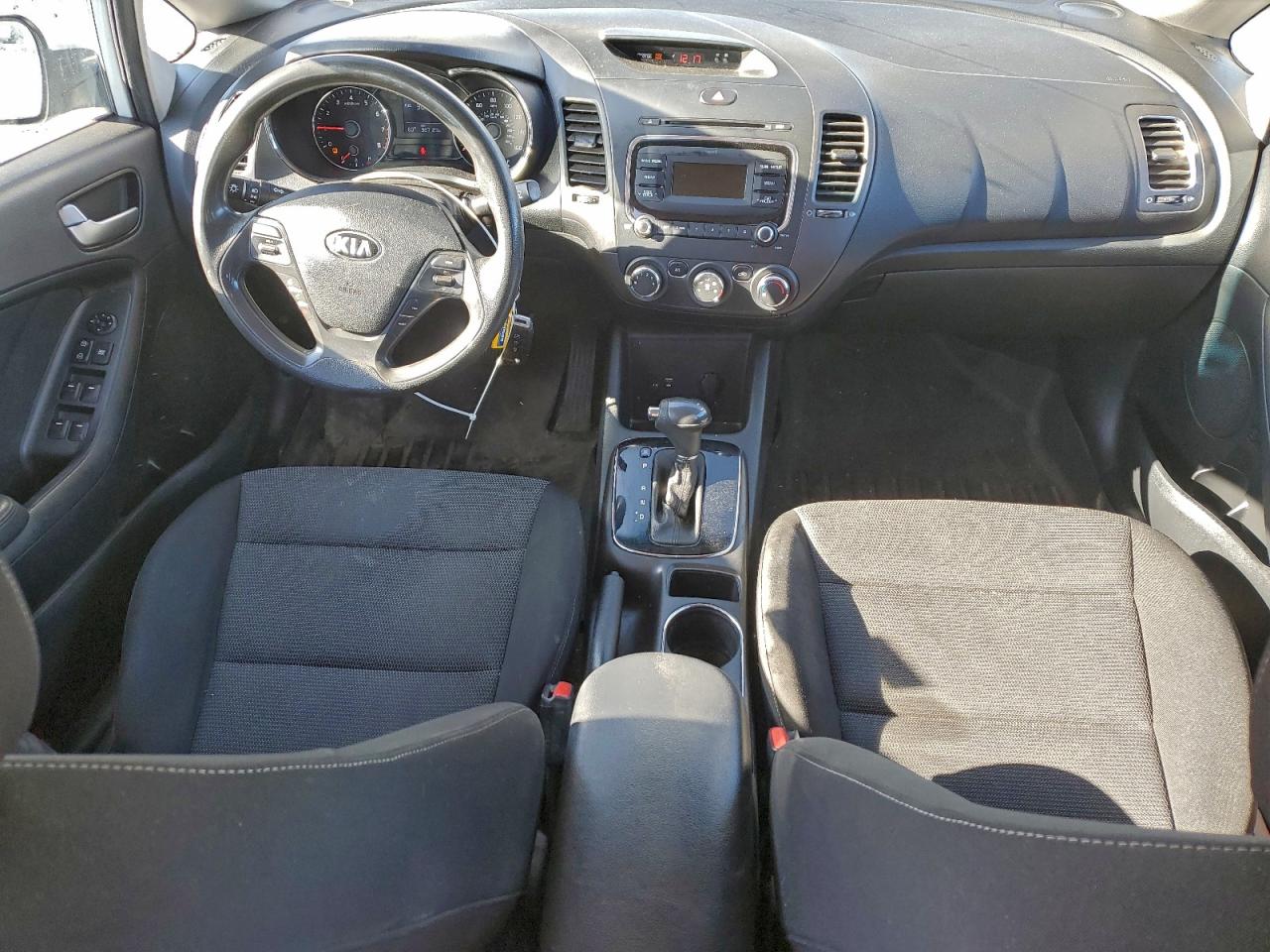 2017 KIA FORTE LX photo 8