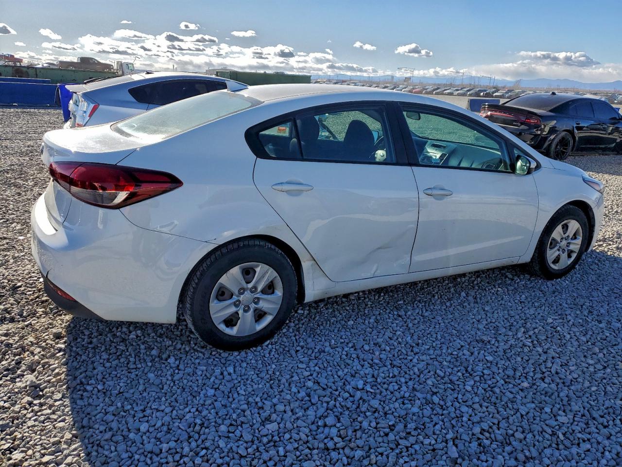 2017 KIA FORTE LX photo 3