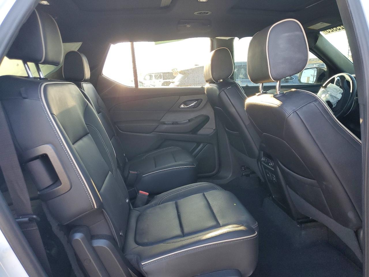 2023 CHEVROLET TRAVERSE PREMIER photo 11