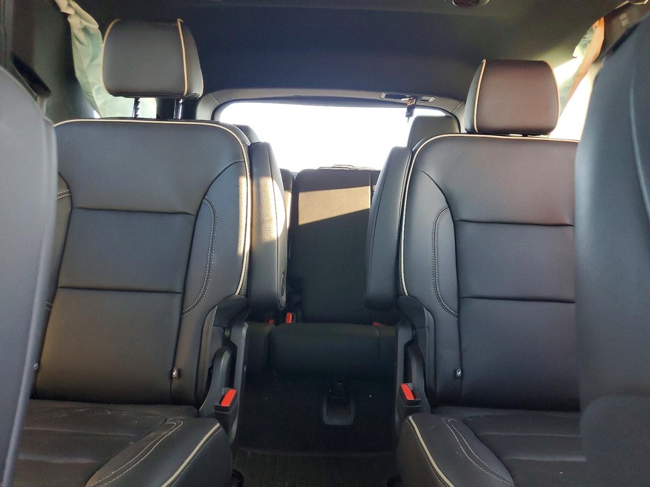 2023 CHEVROLET TRAVERSE PREMIER photo 10