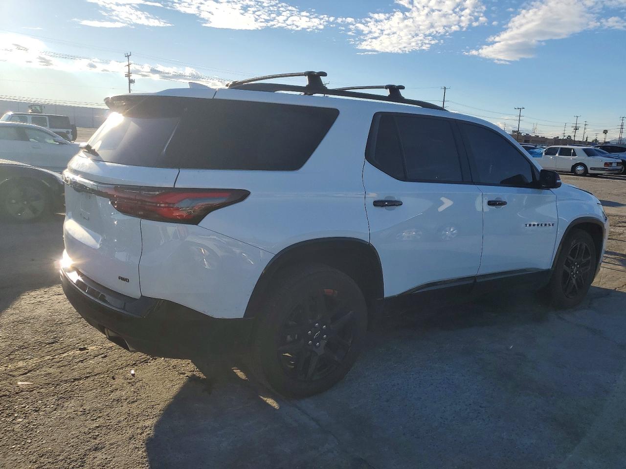 2023 CHEVROLET TRAVERSE PREMIER photo 3
