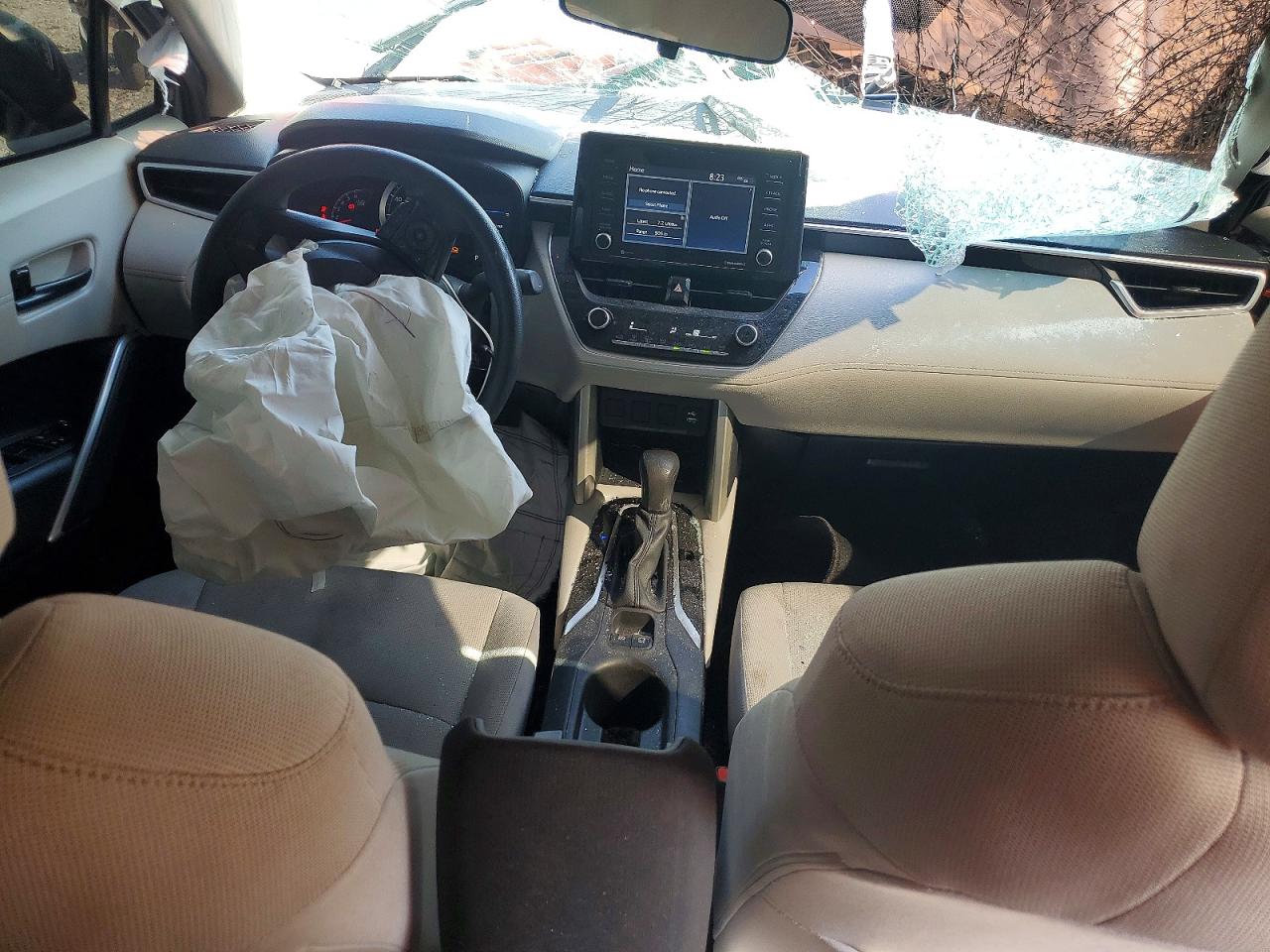 2022 TOYOTA COROLLA CROSS L photo 8