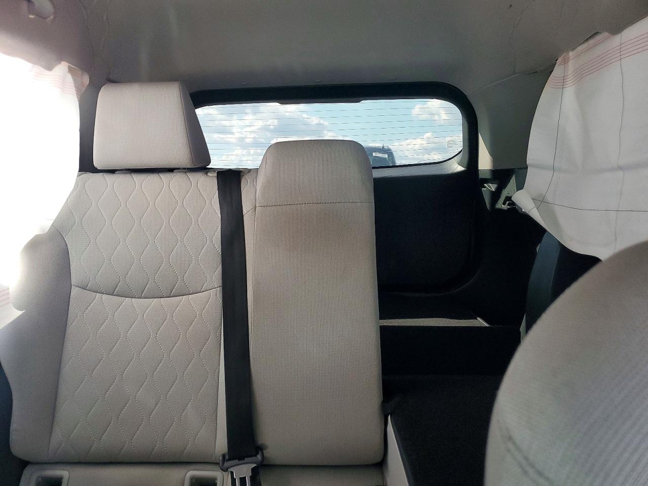 2022 TOYOTA COROLLA CROSS L photo 10