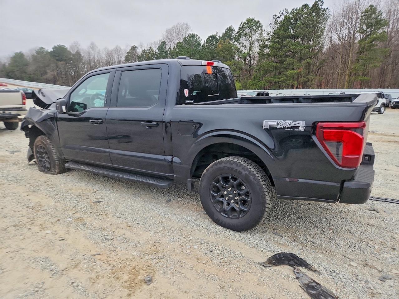 2024 FORD F150 XLT photo 2