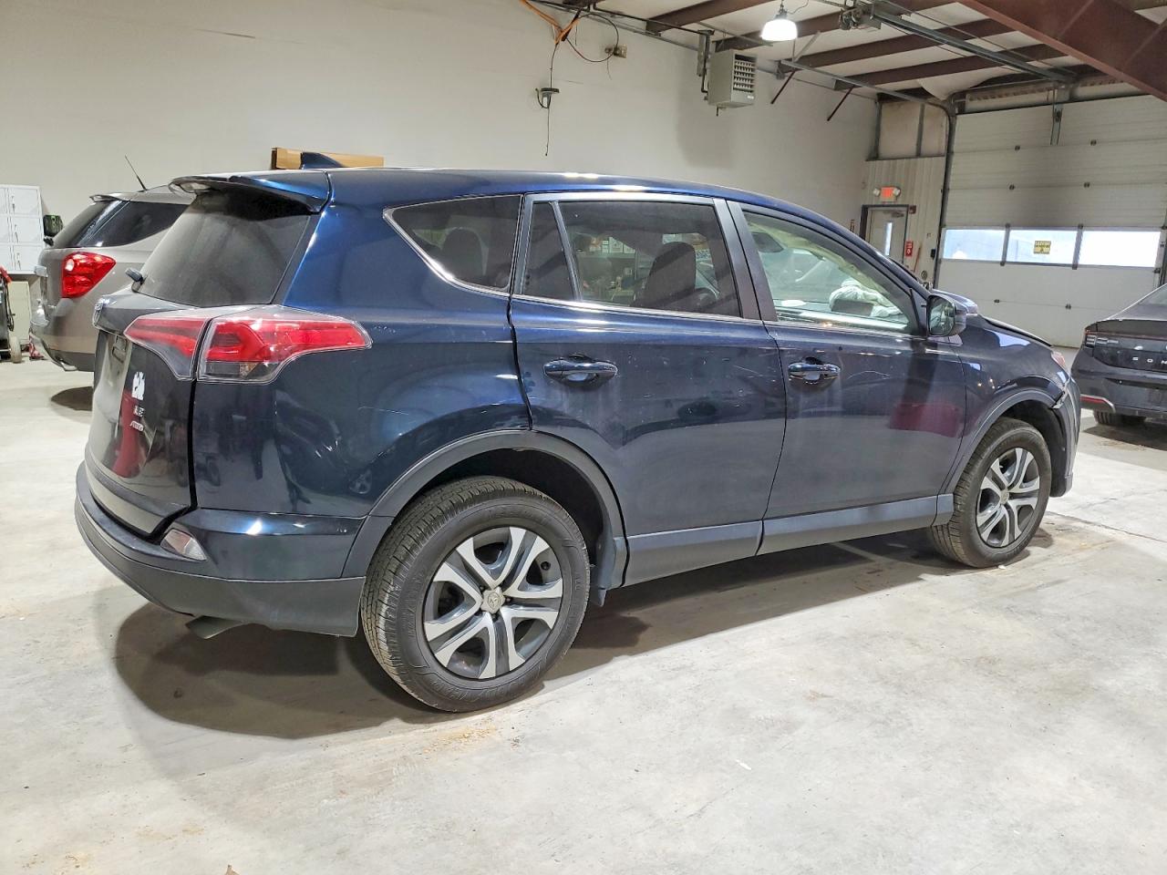 2017 TOYOTA RAV4 LE photo 3