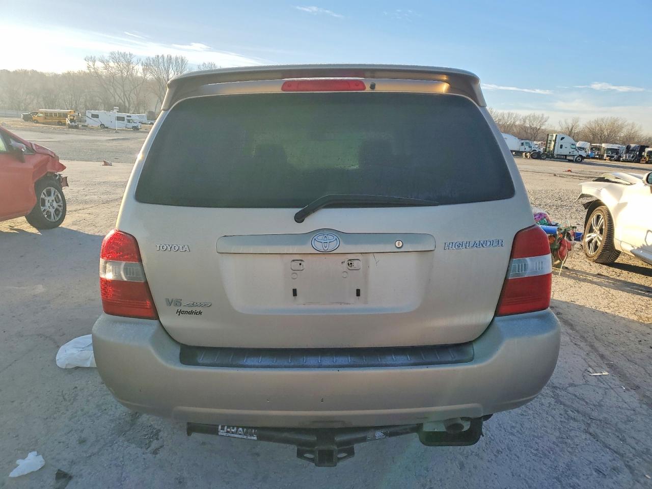 2004 TOYOTA HIGHLANDER photo 6