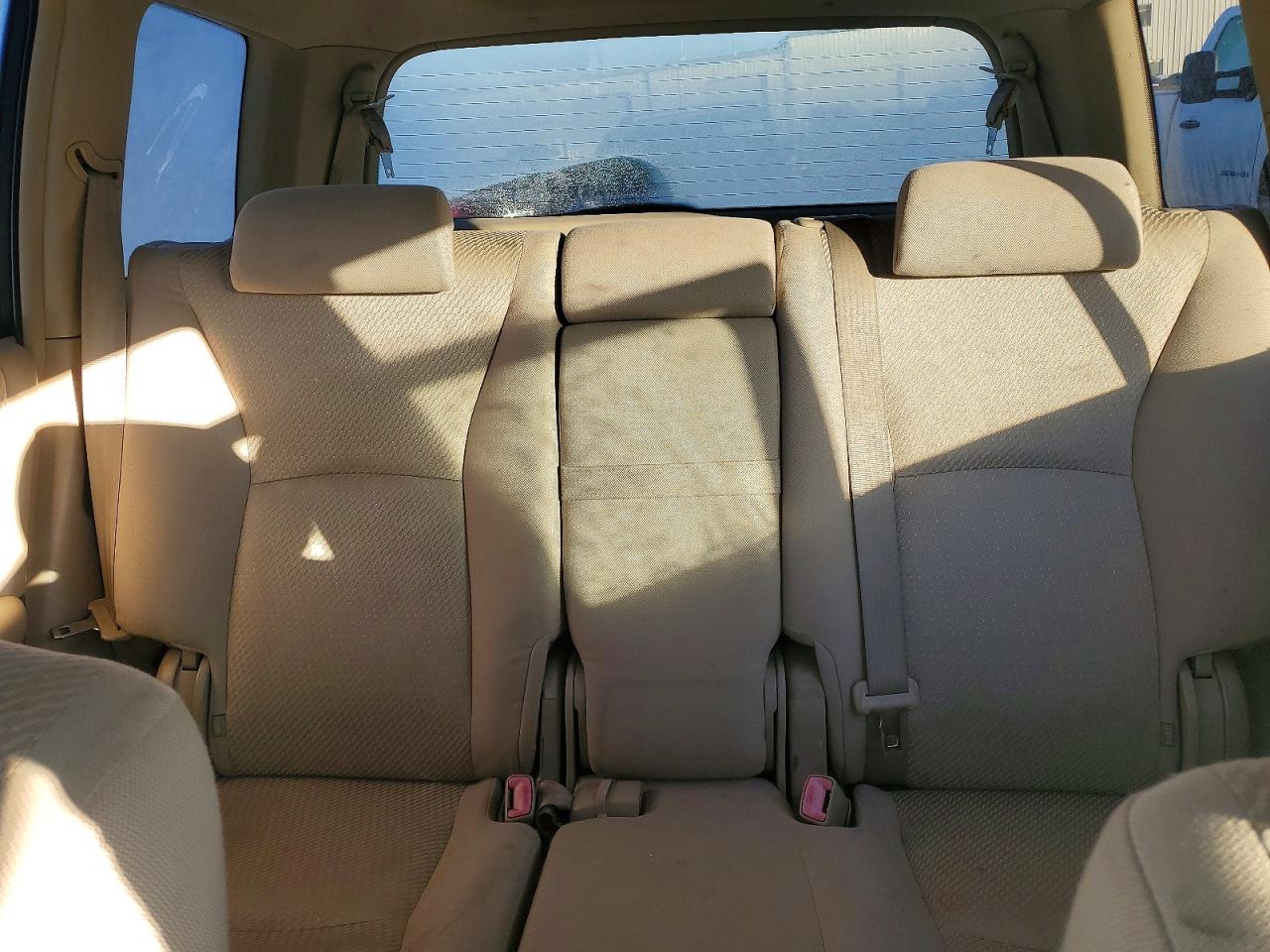 2004 TOYOTA HIGHLANDER photo 10