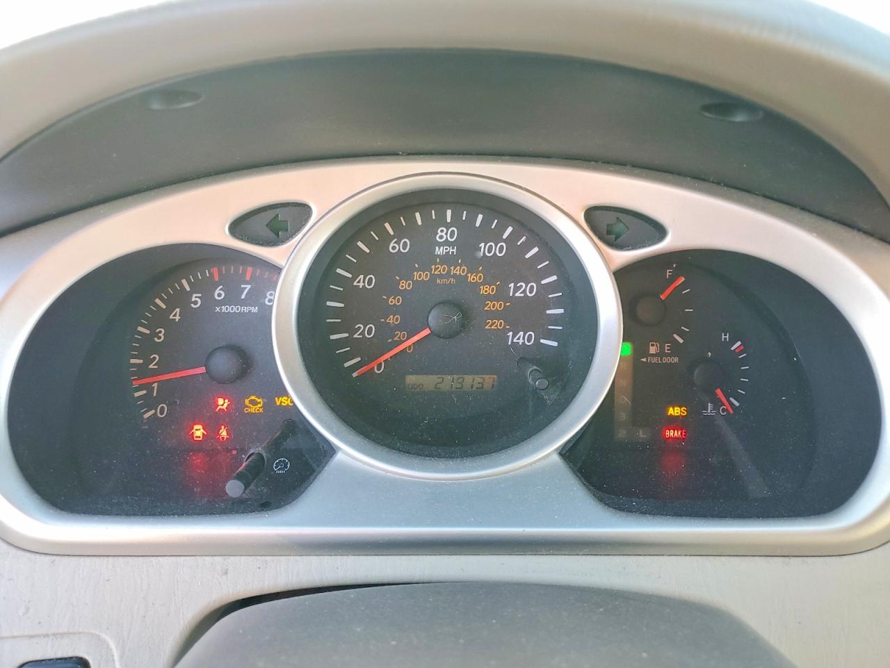 2004 TOYOTA HIGHLANDER photo 9