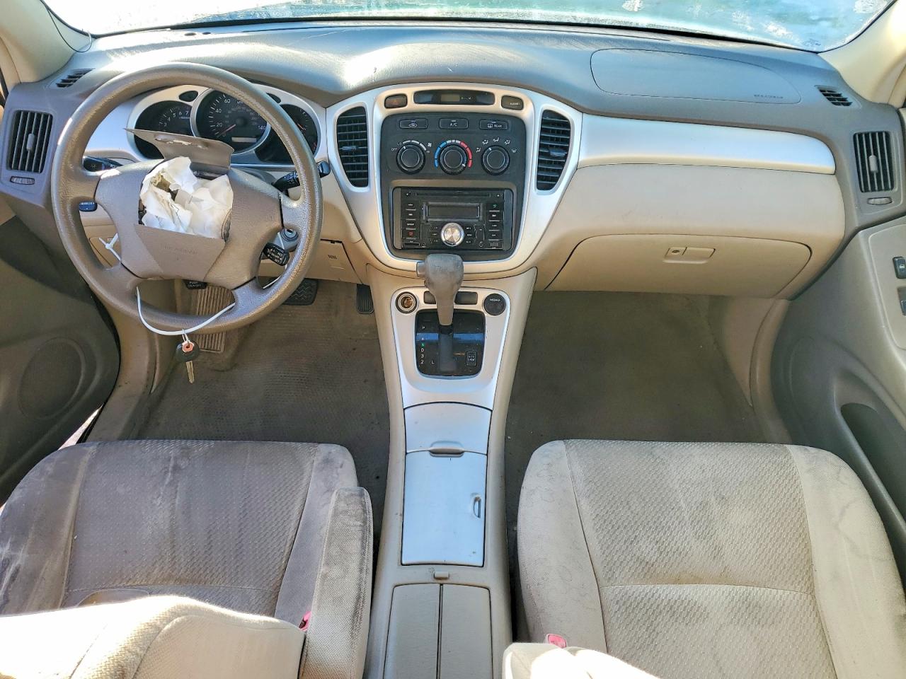 2004 TOYOTA HIGHLANDER photo 8