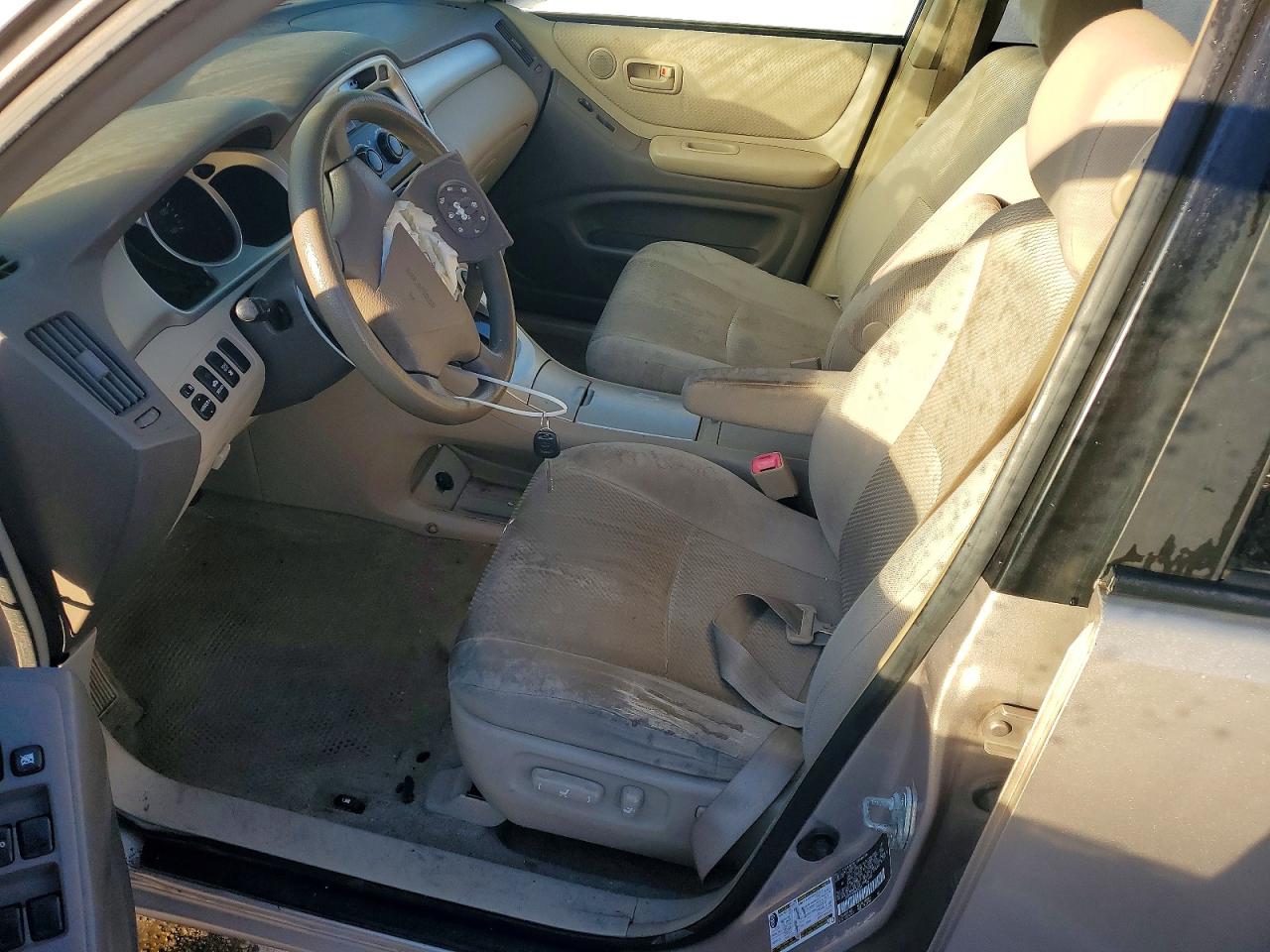 2004 TOYOTA HIGHLANDER photo 7