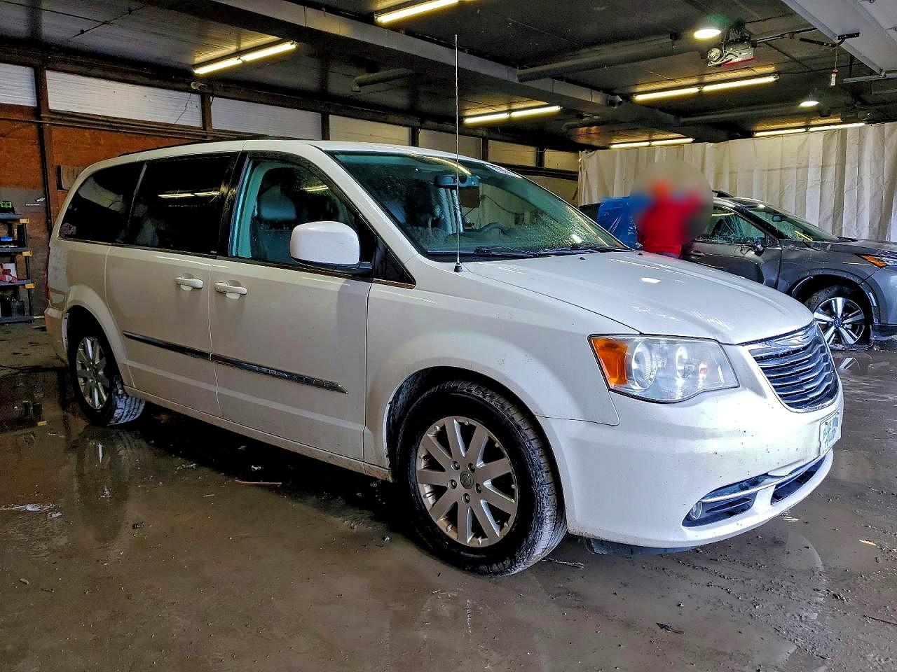2013 CHRYSLER TOWN & COUNTRY TOURING photo 4