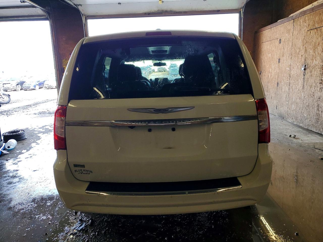 2013 CHRYSLER TOWN & COUNTRY TOURING photo 6