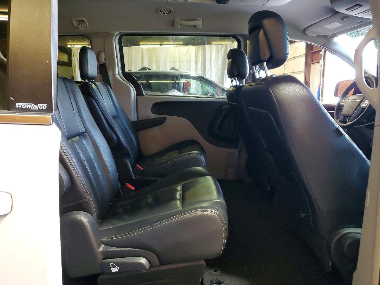 2013 CHRYSLER TOWN & COUNTRY TOURING photo 11