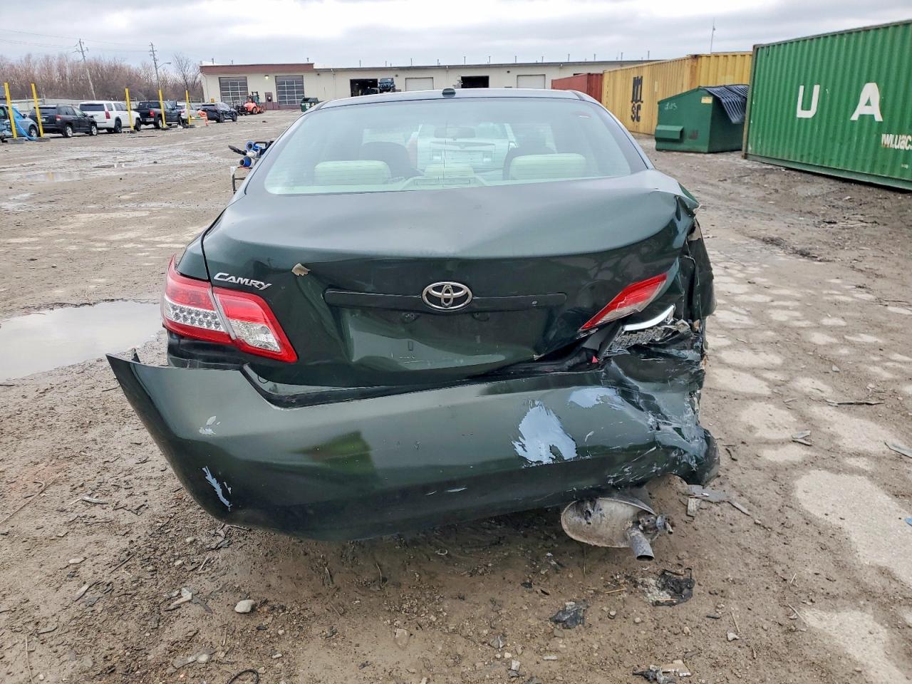 2010 TOYOTA CAMRY LE photo 6