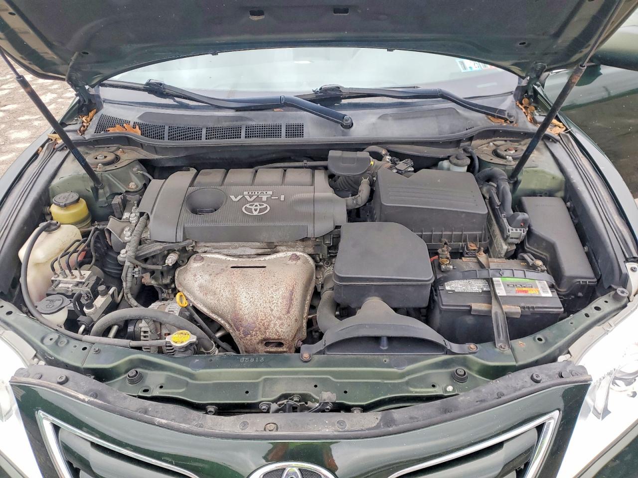 2010 TOYOTA CAMRY LE photo 11