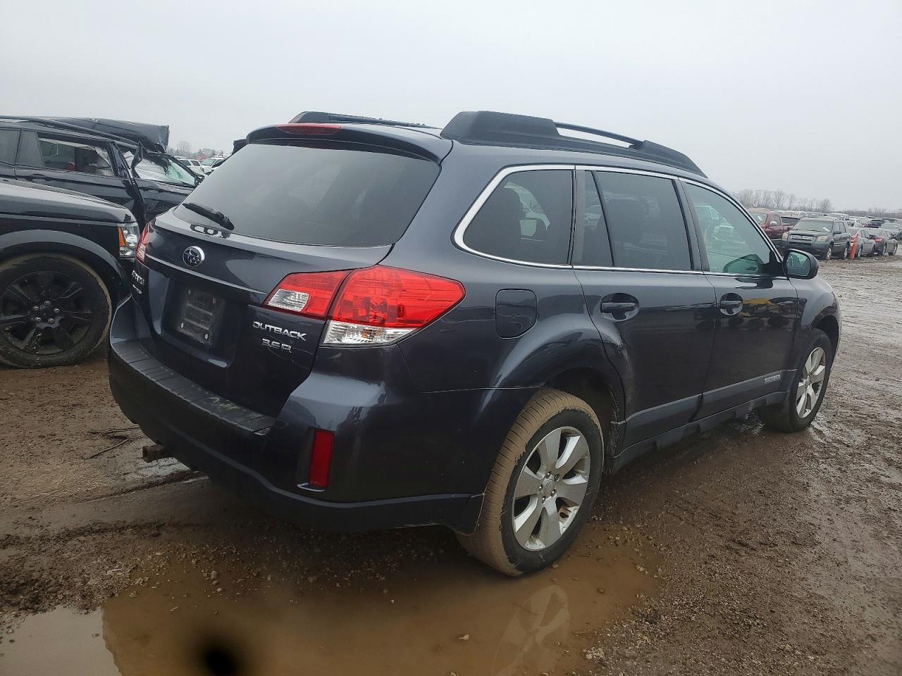 2010 SUBARU OUTBACK 3.6R LIMITED photo 3