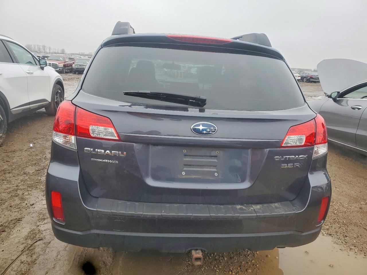 2010 SUBARU OUTBACK 3.6R LIMITED photo 6