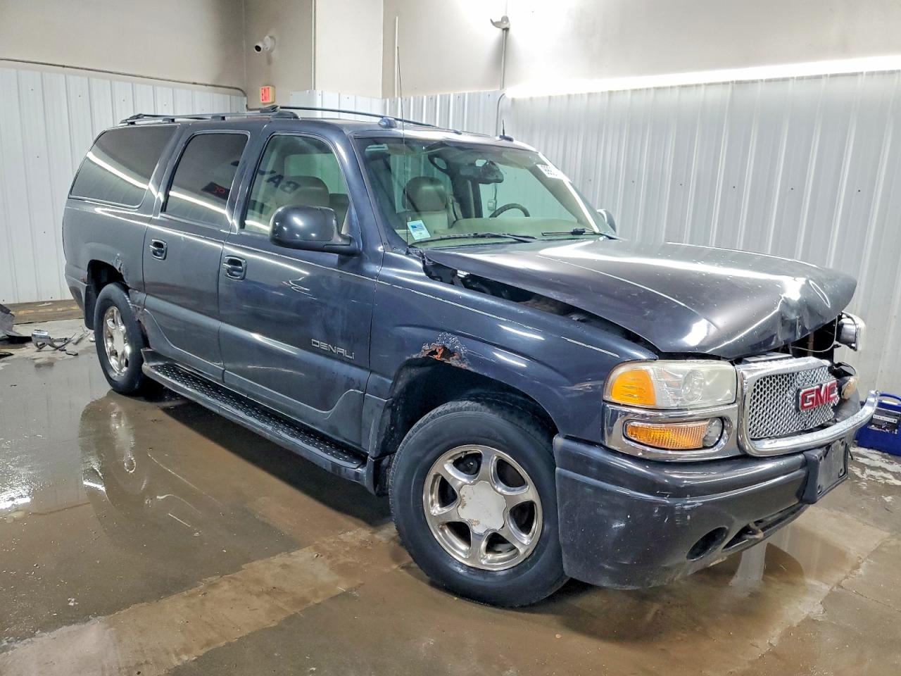 2004 GMC YUKON XL DENALI photo 4
