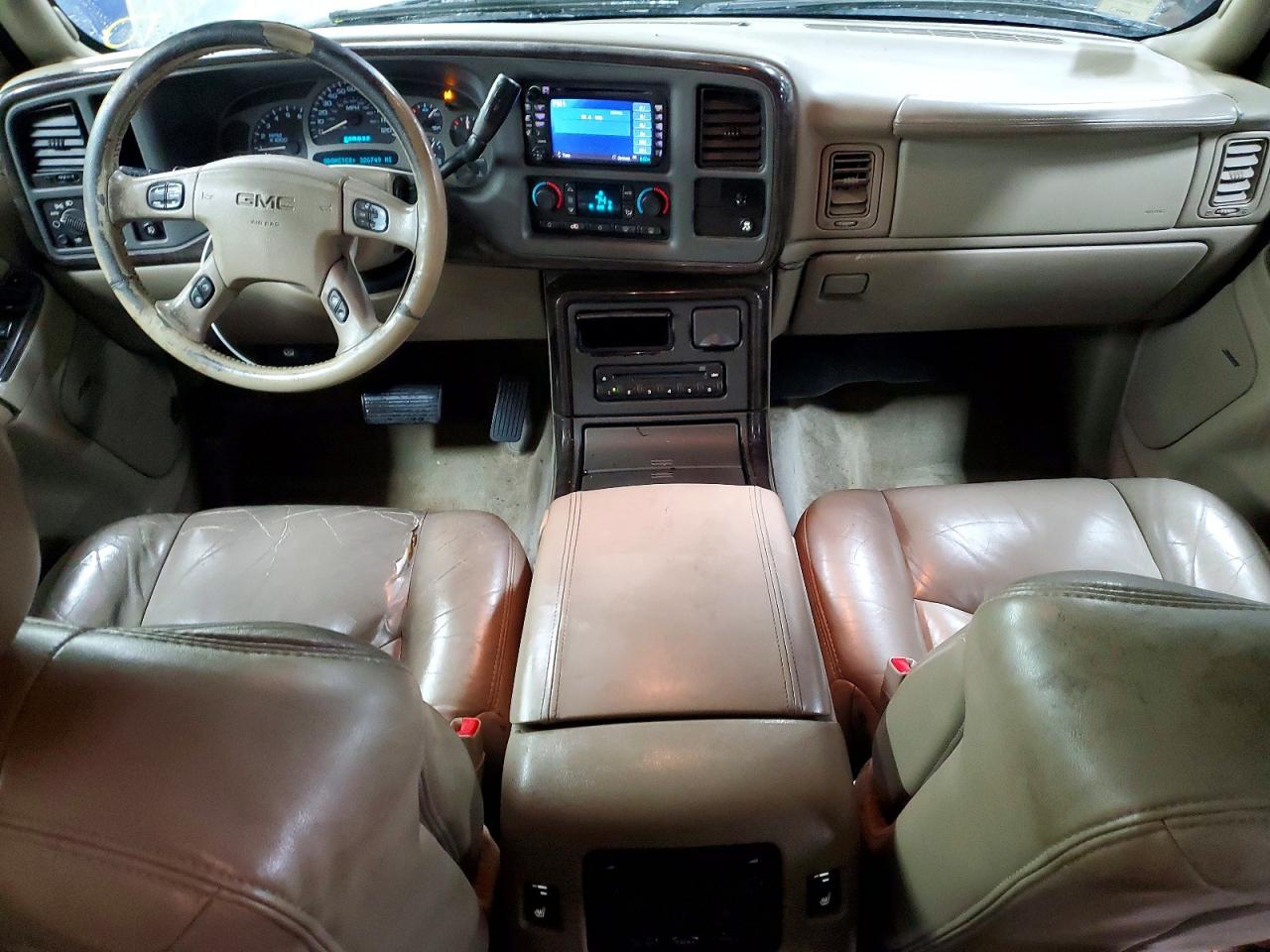 2004 GMC YUKON XL DENALI photo 8