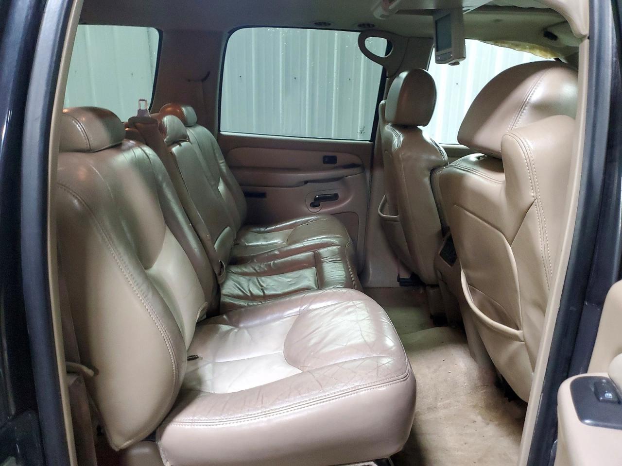 2004 GMC YUKON XL DENALI photo 10