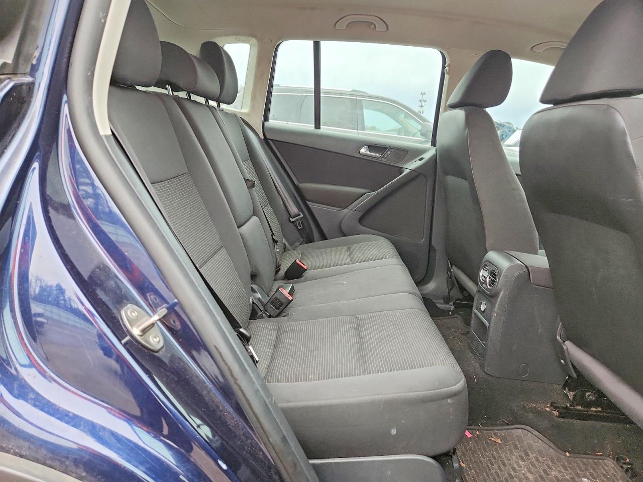 2013 VOLKSWAGEN TIGUAN photo 11