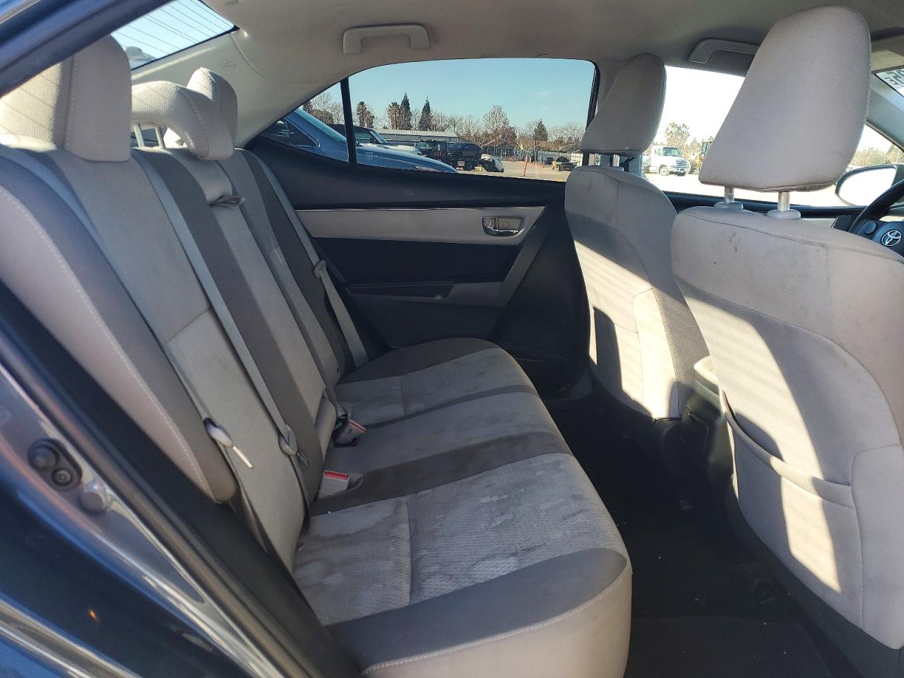 2017 TOYOTA COROLLA L photo 10