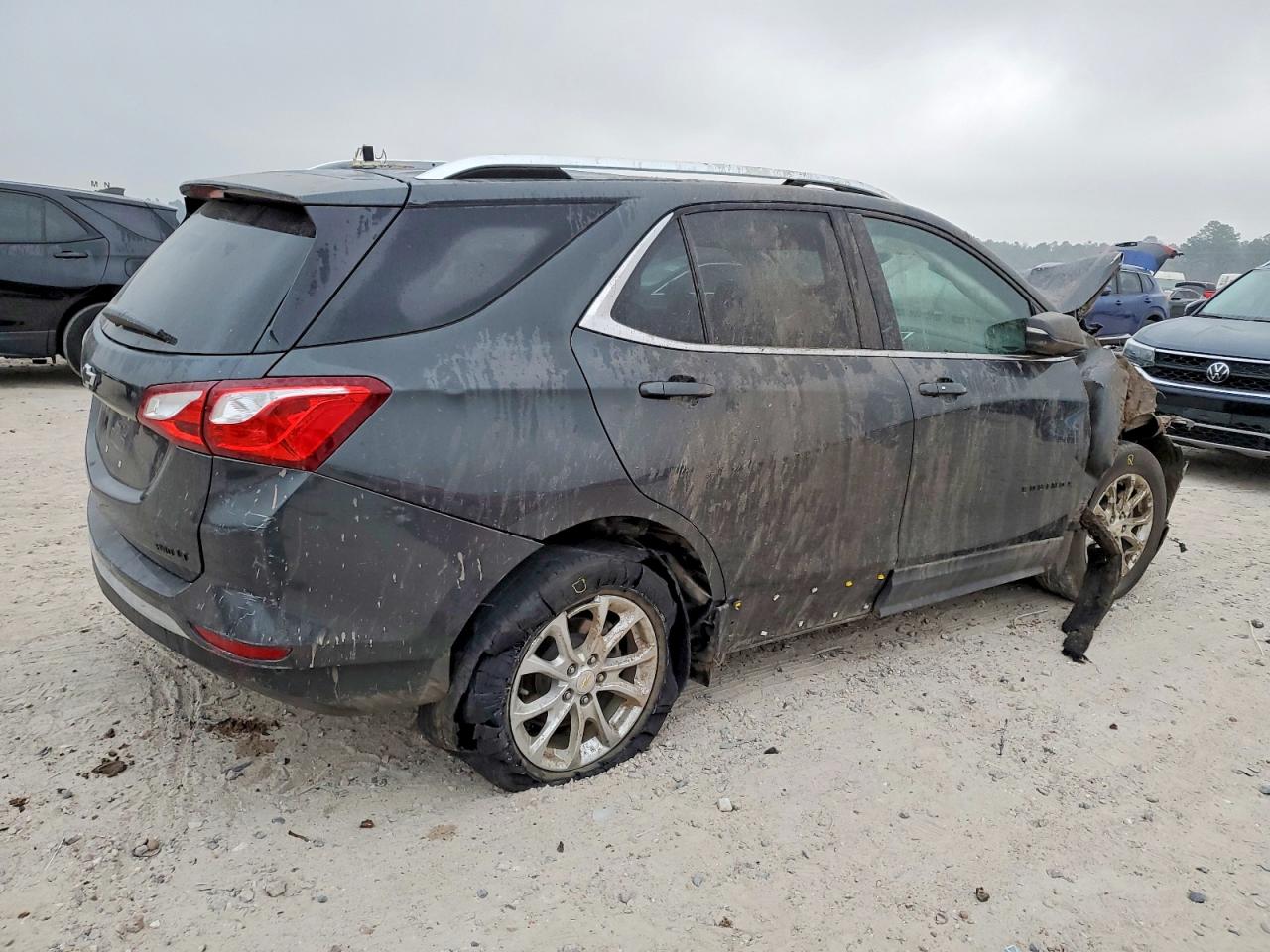 2021 CHEVROLET EQUINOX LT photo 3