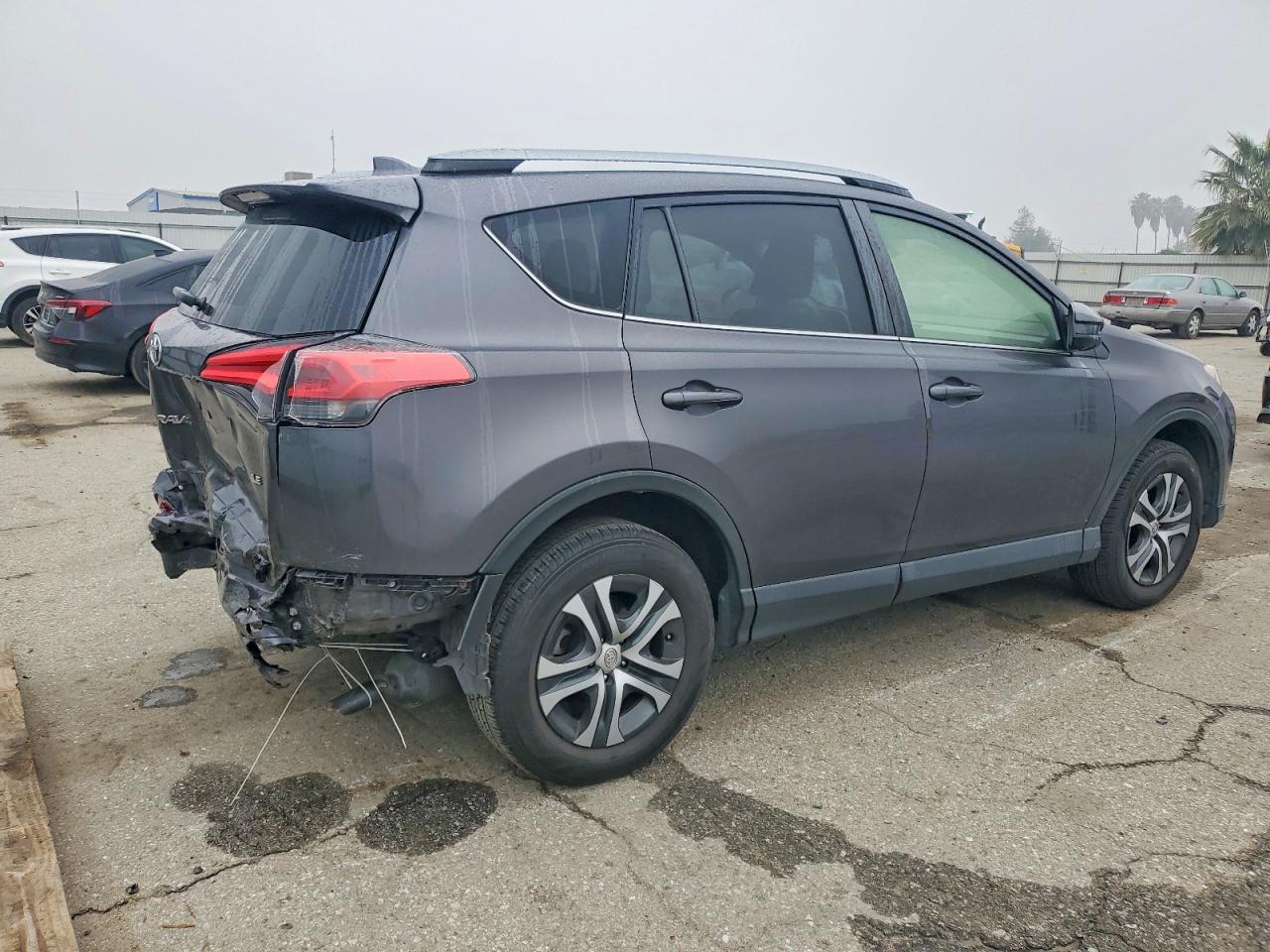 2017 TOYOTA RAV4 LE photo 3