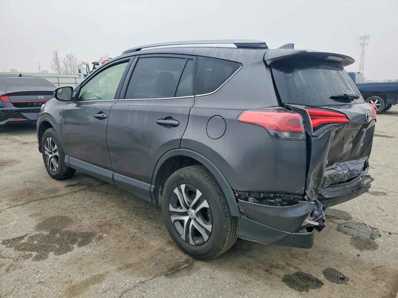 2017 TOYOTA RAV4 LE photo 2