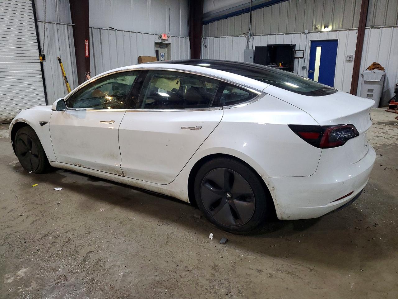 2018 TESLA MODEL 3 photo 2