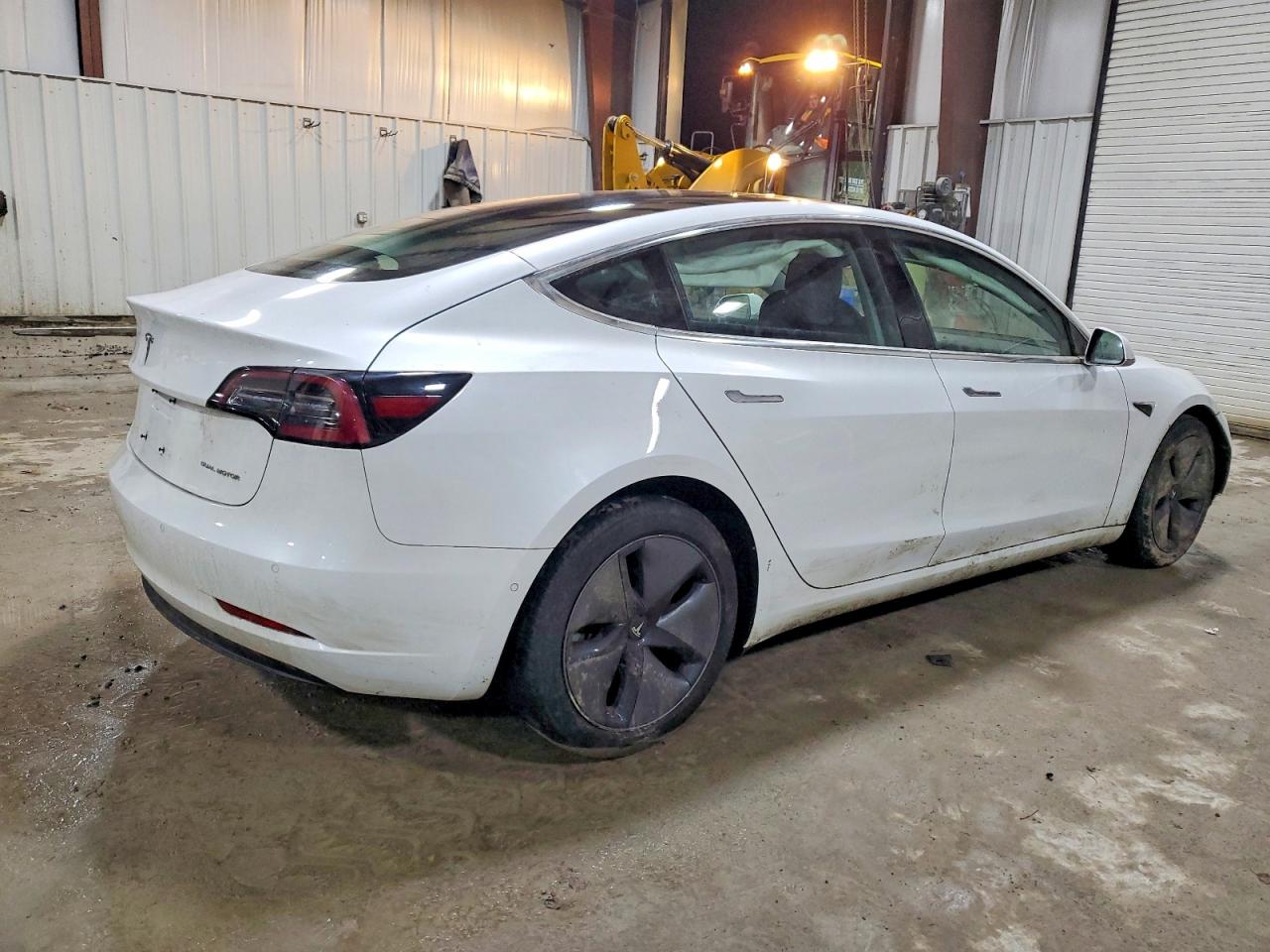2018 TESLA MODEL 3 photo 3