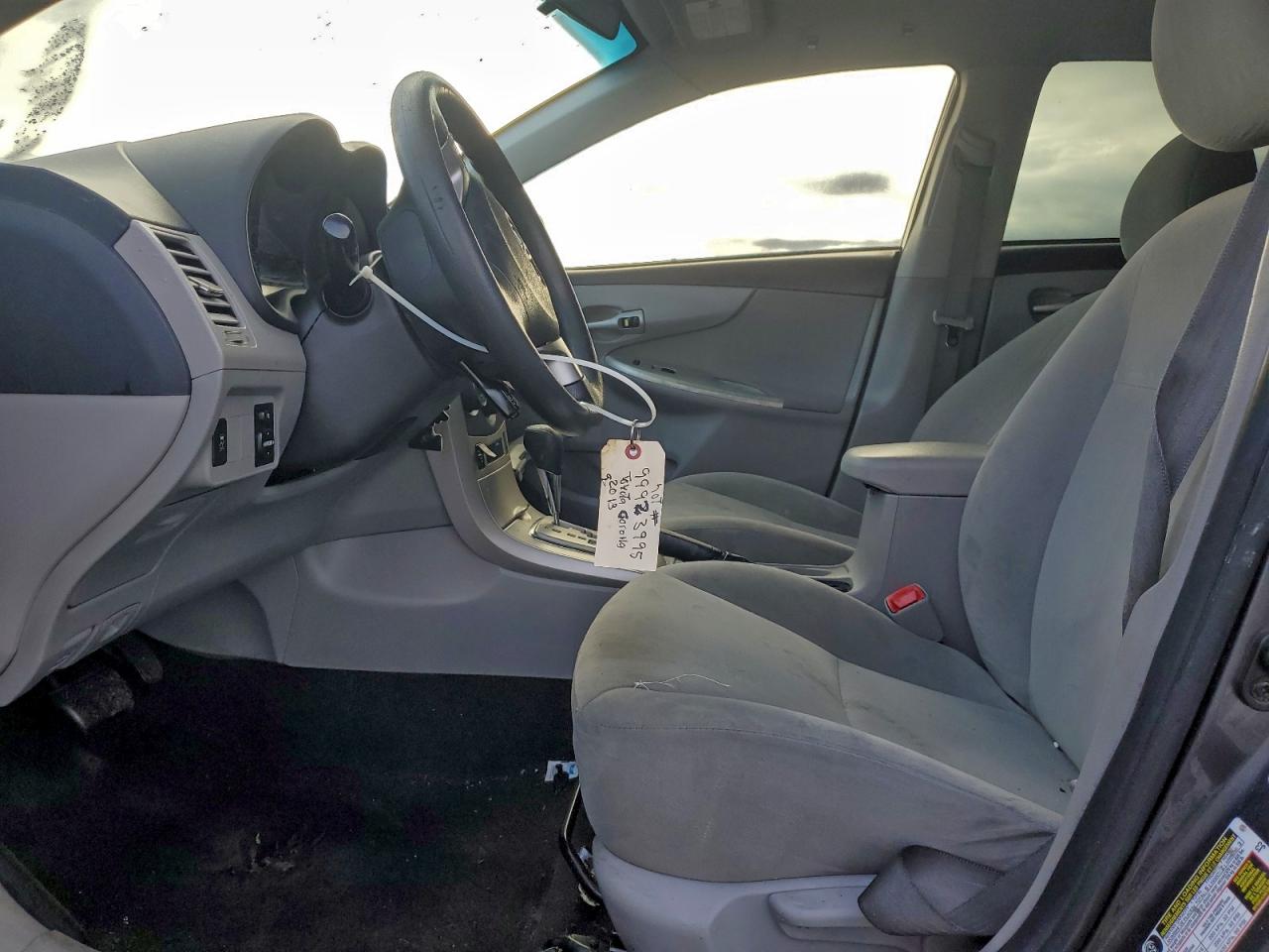 2013 TOYOTA COROLLA BASE photo 7