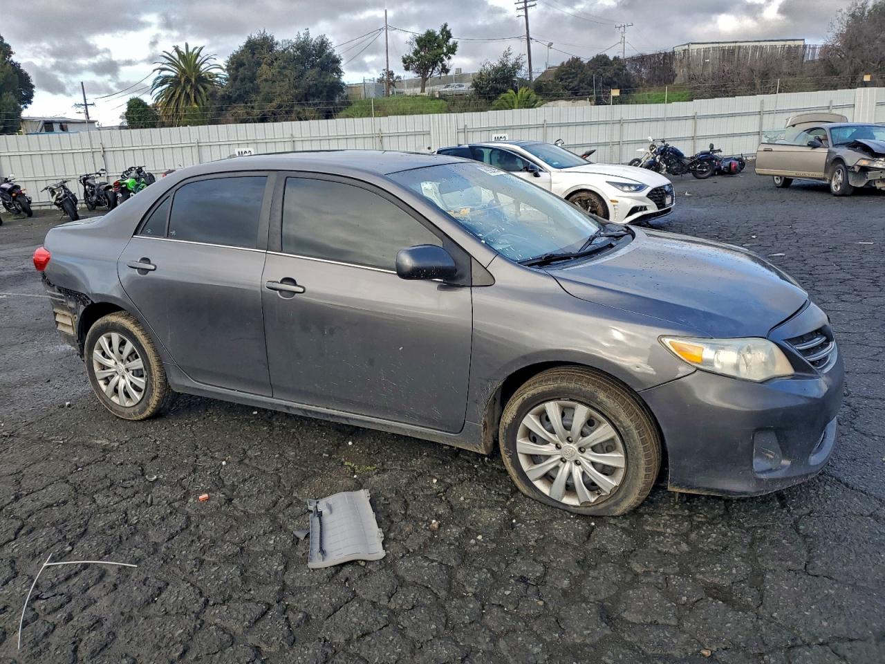 2013 TOYOTA COROLLA BASE photo 4